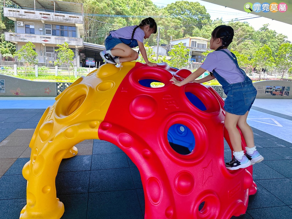 ★苗栗親子景點★ 頭份滑步車公園,晴雨天都能玩的橋下滑步車遊 S__118399012