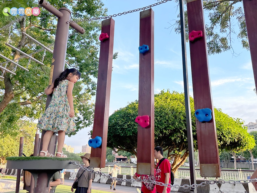 ★桃園親子景點★ 南崁溪第一河濱公園,海陸空遊戲場來這一次滿 S__118587412_0