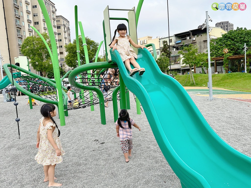 ★桃園公園★ 傑克冒險公園,彷彿走進傑克與魔豆的童話故事中, S__121004061_0