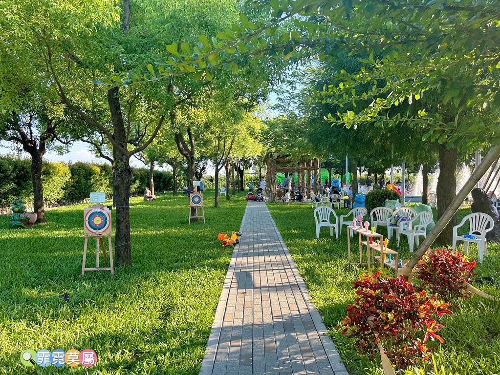 ★彰化親子景點★ 長頸鹿休閒農場,假日限定開放百元門票暢遊一 S__122175583_0