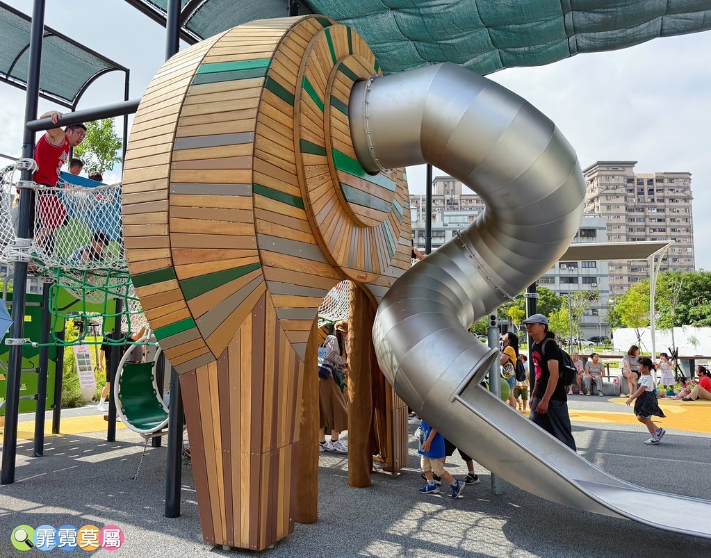 ★台中最新公園★ 豬事圓滿公園,屠宰場大變身成小山豬主題遊戲 S__122372153_0