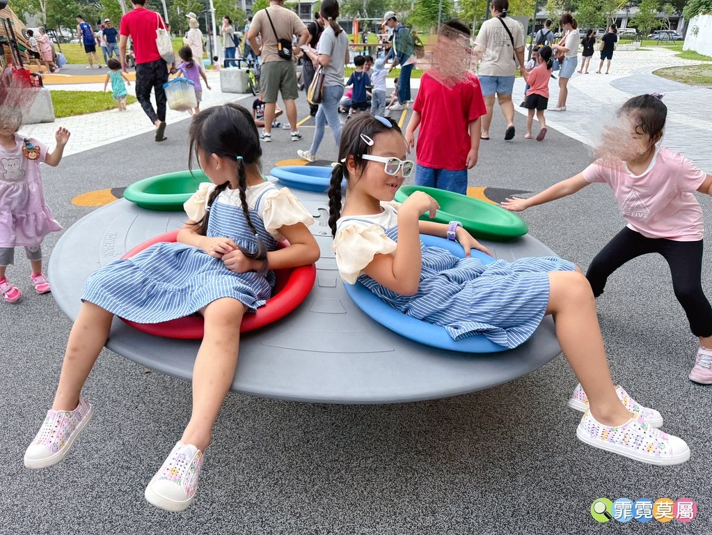 ★台中最新公園★ 豬事圓滿公園,屠宰場大變身成小山豬主題遊戲 S__122372135_0