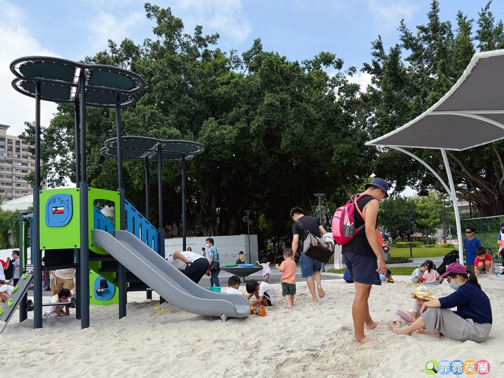 ★台中最新公園★ 豬事圓滿公園,屠宰場大變身成小山豬主題遊戲 S__122372137_0