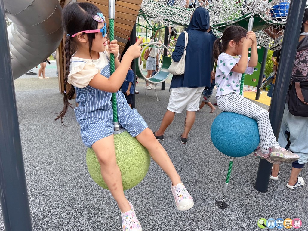 ★台中最新公園★ 豬事圓滿公園,屠宰場大變身成小山豬主題遊戲 S__122372145_0