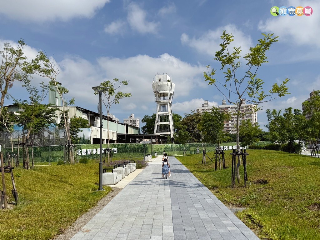 ★台中最新公園★ 豬事圓滿公園,屠宰場大變身成小山豬主題遊戲 S__122372159_0