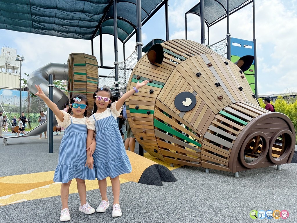 ★台中最新公園★ 豬事圓滿公園,屠宰場大變身成小山豬主題遊戲 S__122372140_0