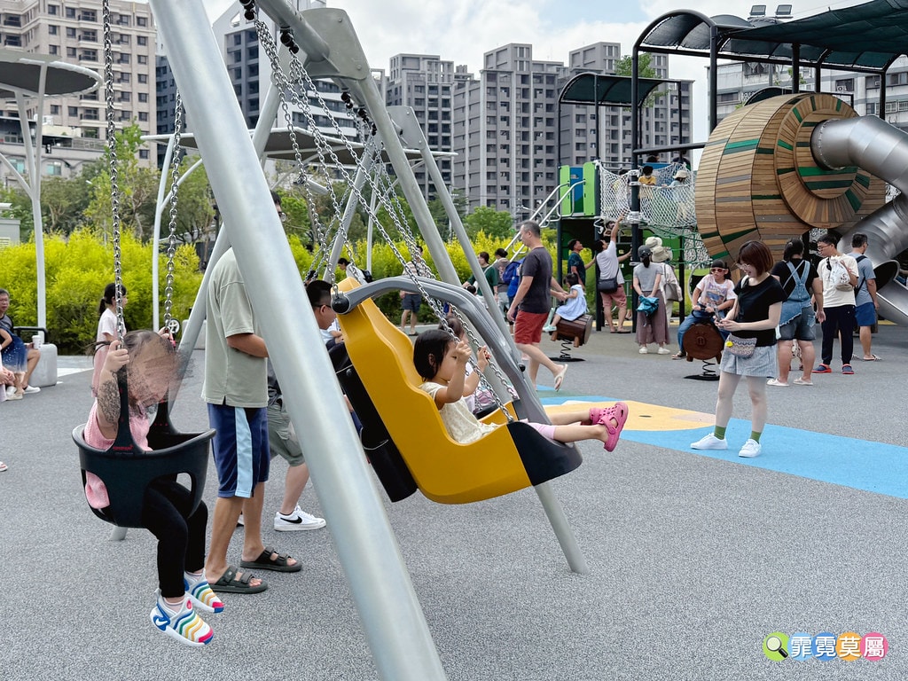 ★台中最新公園★ 豬事圓滿公園,屠宰場大變身成小山豬主題遊戲 S__122372138_0