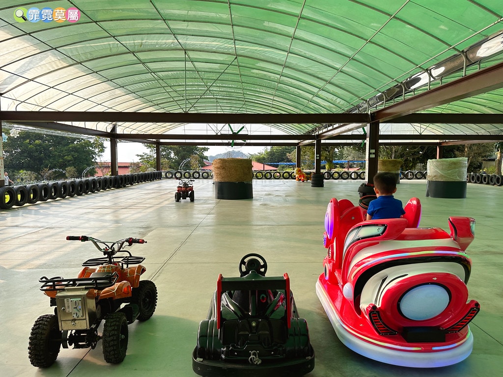 ★嘉義親子景點★ 獨角仙農場,可以釣螯蝦、玩滑草、搭小火車、 S__123346960_0