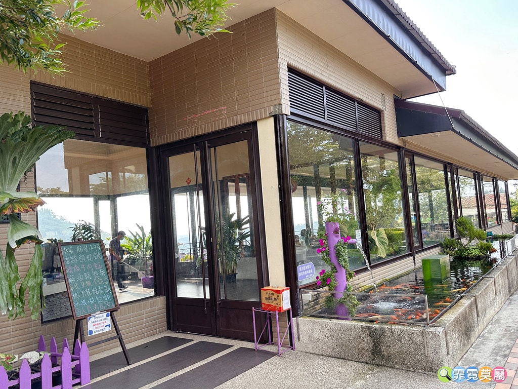 ★嘉義親子景點★ 獨角仙農場,可以釣螯蝦、玩滑草、搭小火車、 S__123346969_0