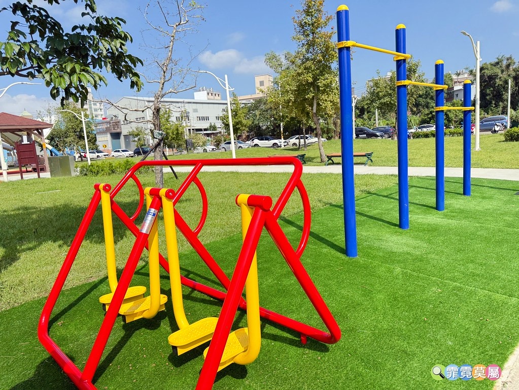 ★桃園最新公園★ 經國兒童公園,筊杯造型之土地公爺爺的遊戲場 S__123617290_0