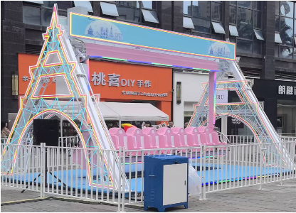 ★新北最新景點★ 2025新北歡樂耶誕城, 2025/11/14-2025/12/28 LINE FRIENDS總動員和馬戲佳年華遊玩耶誕城攻略 (附交通資訊與地圖) - 第11張圖