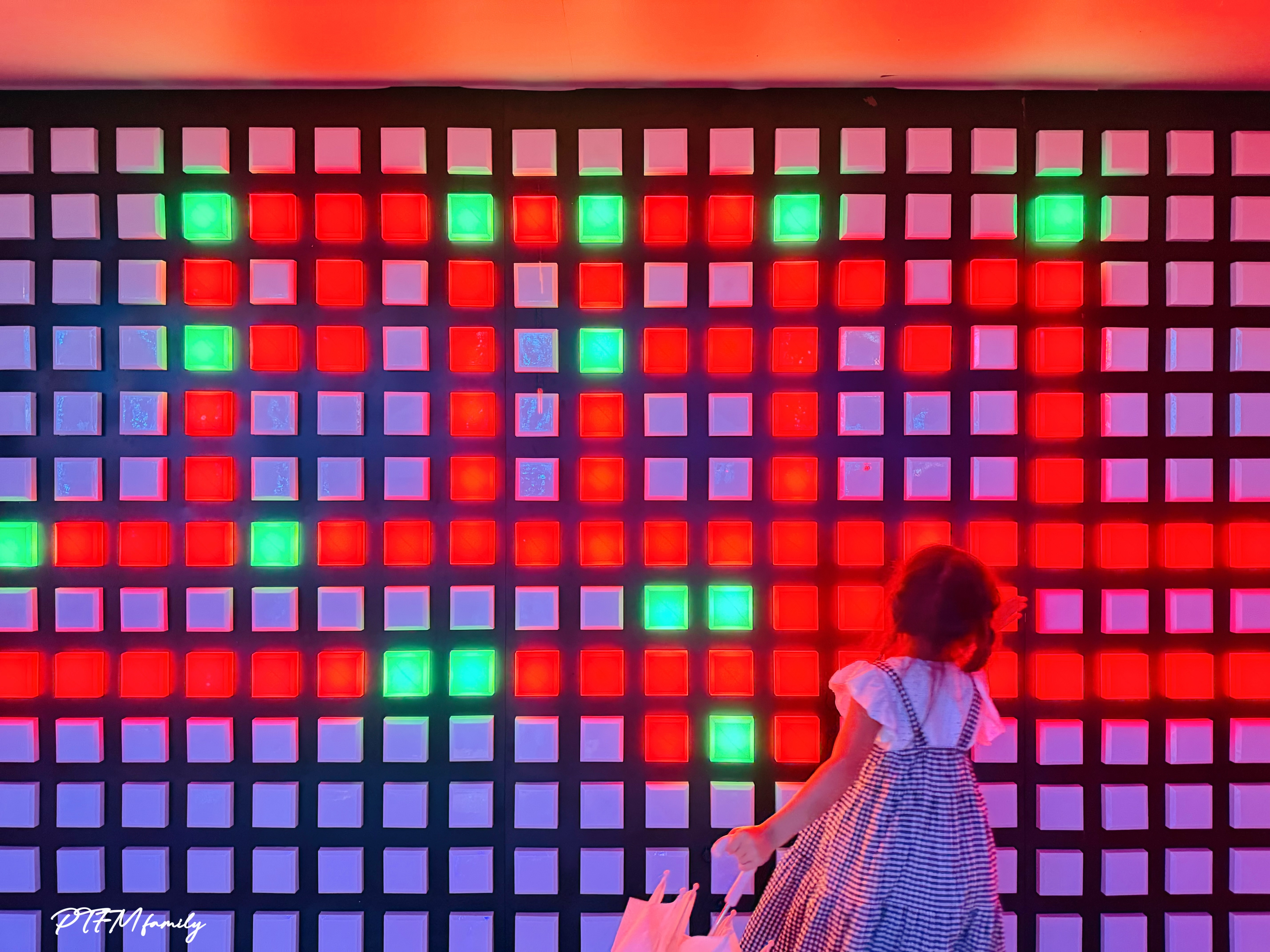 ★新北最新景點★ 2025新北歡樂耶誕城, 2025/11/14-2025/12/28 LINE FRIENDS總動員和馬戲佳年華遊玩耶誕城攻略 (附交通資訊與地圖) - 第19張圖