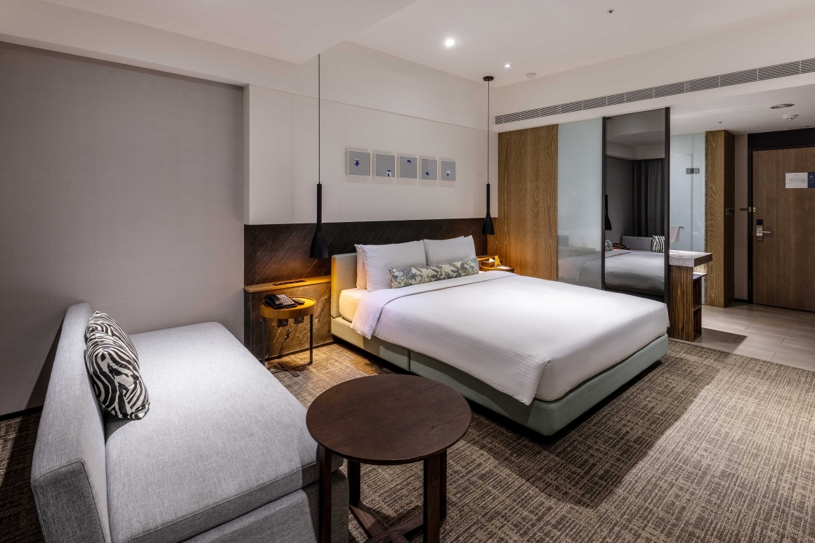 ★嘉義親子住宿推薦★ 新悦花園酒店，暢玩旋轉木馬和遊戲室，雙人房一泊一食$3599起，6歲以下免費入住，鄰近市區方便又好玩的嘉義住宿  (開團中)