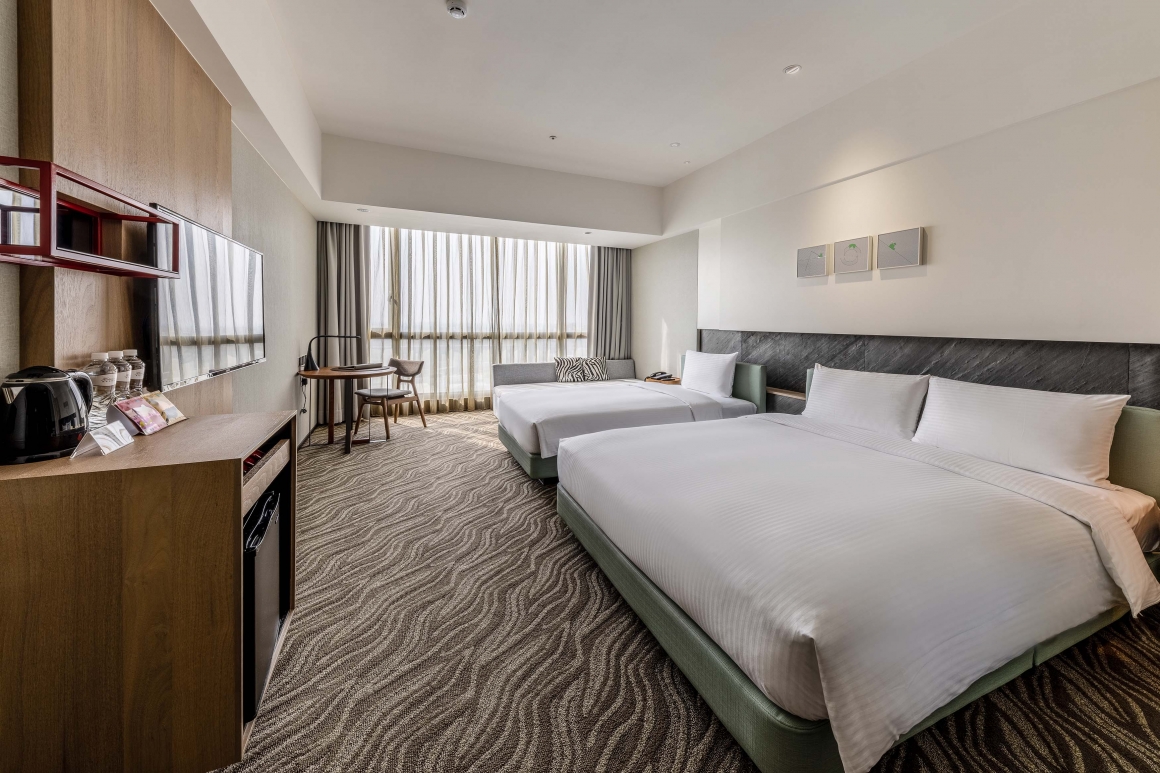 ★嘉義親子住宿推薦★ 新悦花園酒店，暢玩旋轉木馬和遊戲室，雙人房一泊一食$3599起，6歲以下免費入住，鄰近市區方便又好玩的嘉義住宿  (開團中)