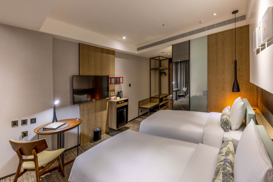 ★嘉義親子住宿推薦★ 新悦花園酒店，暢玩旋轉木馬和遊戲室，雙人房一泊一食$3599起，6歲以下免費入住，鄰近市區方便又好玩的嘉義住宿  (開團中)