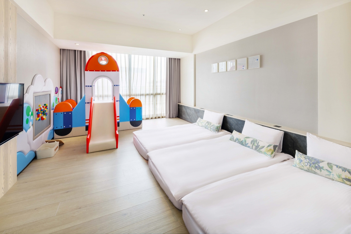 ★嘉義親子住宿推薦★ 新悦花園酒店，暢玩旋轉木馬和遊戲室，雙人房一泊一食$3599起，6歲以下免費入住，鄰近市區方便又好玩的嘉義住宿  (開團中)