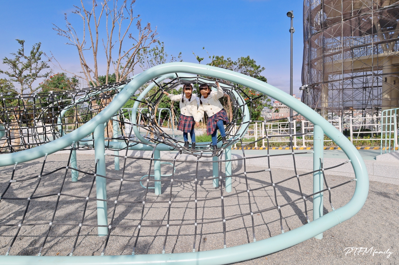 ★彰化最新公園★ 八卦山天空遊戲場，彷彿漫步在雲端的特色天空藍遊戲場，鄰近八卦山大佛風景區可以一起順遊安排