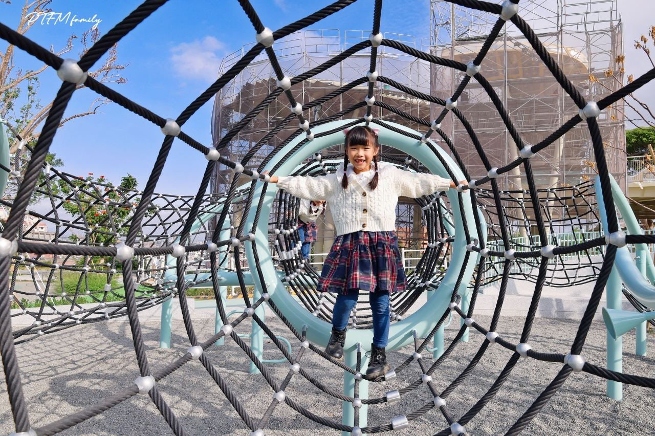 ★彰化最新公園★ 八卦山天空遊戲場，彷彿漫步在雲端的特色天空藍遊戲場，鄰近八卦山大佛風景區可以一起順遊安排