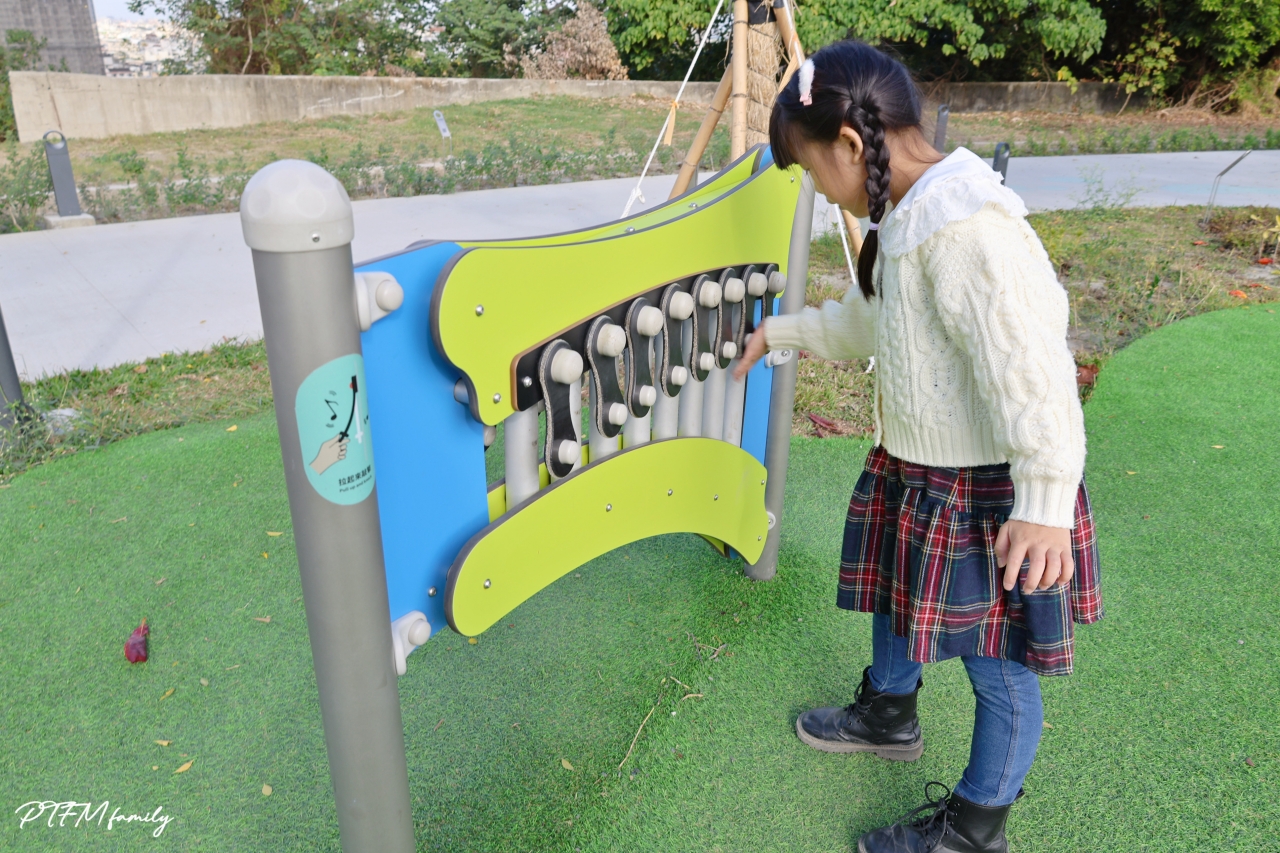 ★彰化最新公園★ 八卦山天空遊戲場，彷彿漫步在雲端的特色天空藍遊戲場，鄰近八卦山大佛風景區可以一起順遊安排