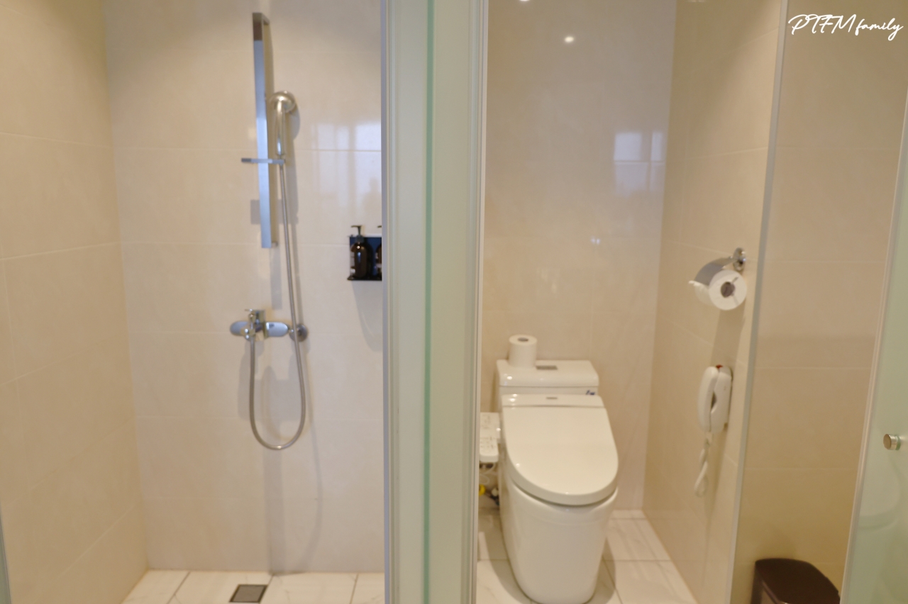 ★宜蘭親子飯店推薦★ 蘭陽烏石港海景酒店，宜蘭最美景觀特色飯店。此團雙人入住免費升等童趣家庭房，可住3大人或2大1小含早餐，此團65折優惠專案直接現省$3800(開團中)