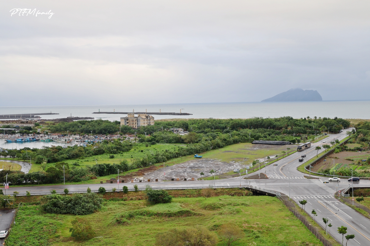 ★宜蘭親子飯店推薦★ 蘭陽烏石港海景酒店，宜蘭最美景觀特色飯店。此團雙人入住免費升等童趣家庭房，可住3大人或2大1小含早餐，此團65折優惠專案直接現省$3800(開團中)
