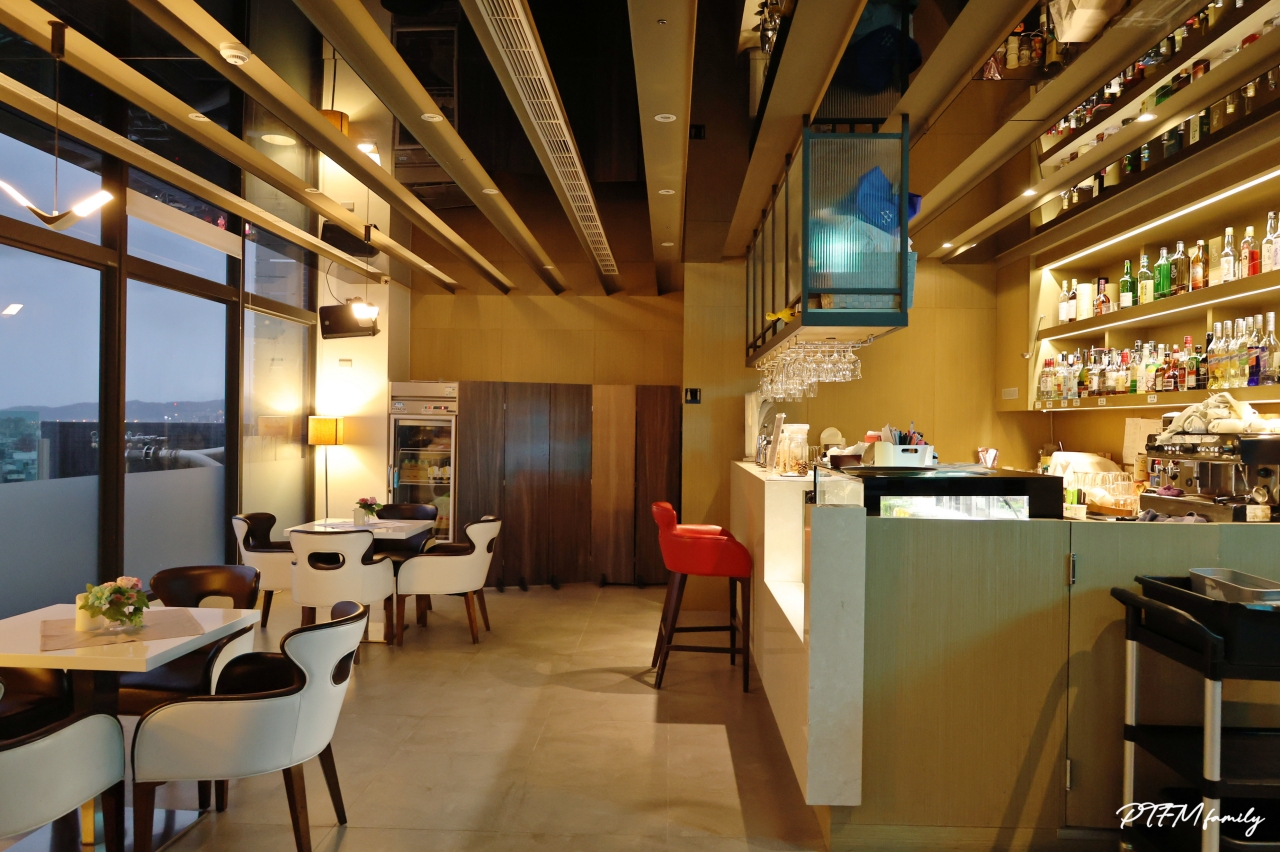 ★宜蘭親子飯店推薦★ 蘭陽烏石港海景酒店，宜蘭最美景觀特色飯店。此團雙人入住免費升等童趣家庭房，可住3大人或2大1小含早餐，此團65折優惠專案直接現省$3800(開團中)