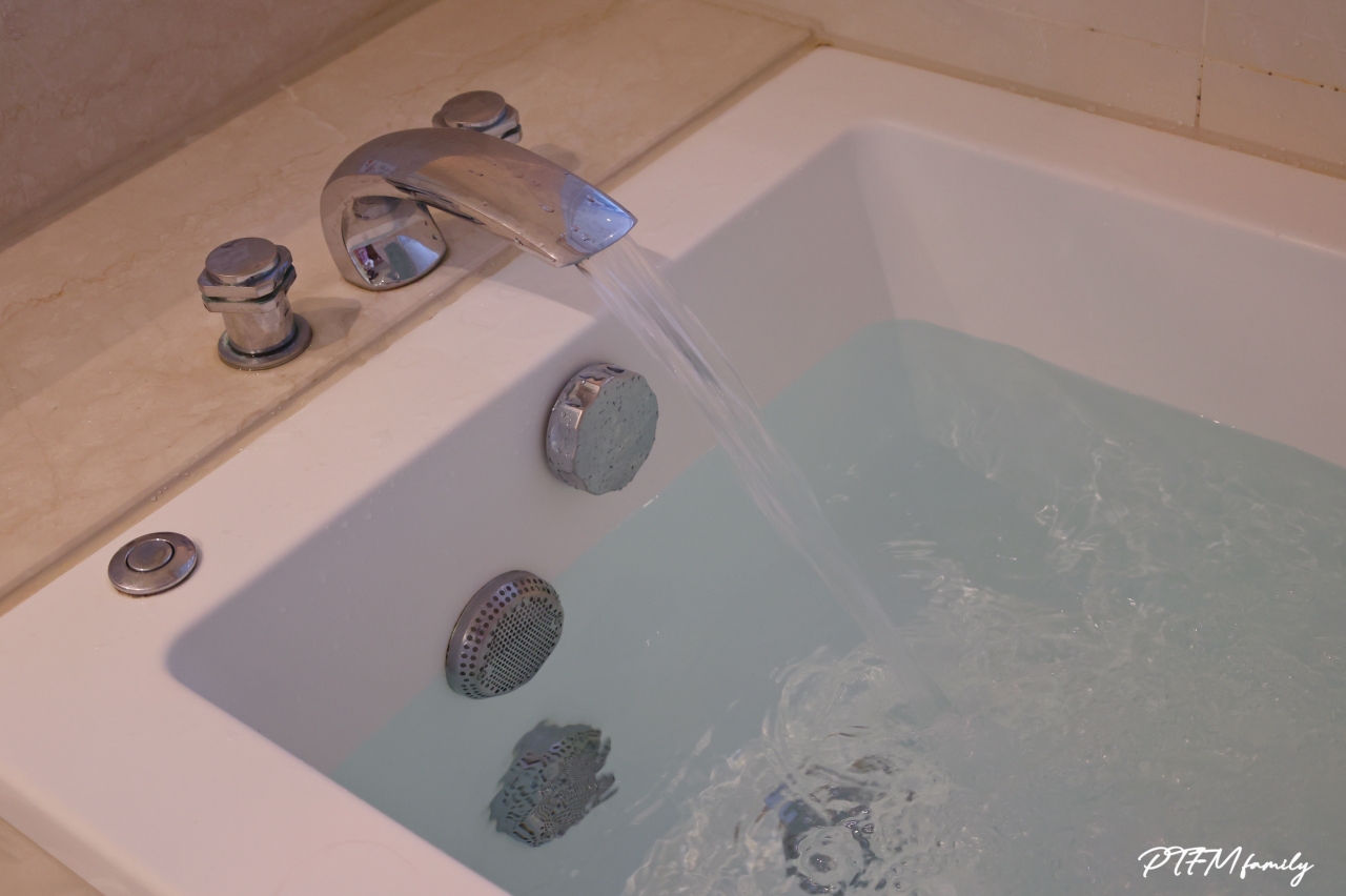 ★宜蘭親子飯店推薦★ 蘭陽烏石港海景酒店，宜蘭最美景觀特色飯店。此團雙人入住免費升等童趣家庭房，可住3大人或2大1小含早餐，此團65折優惠專案直接現省$3800(開團中)