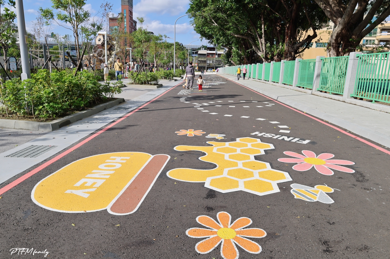 新北最新公園｜新莊快樂公園，蜂巢主題遊戲塔，全齡共享的複合式遊戲場