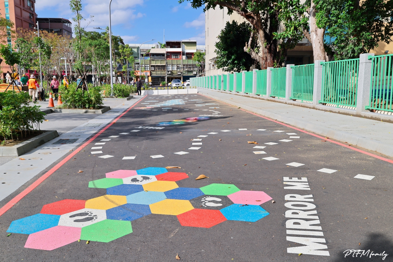 新北最新公園｜新莊快樂公園，蜂巢主題遊戲塔，全齡共享的複合式遊戲場