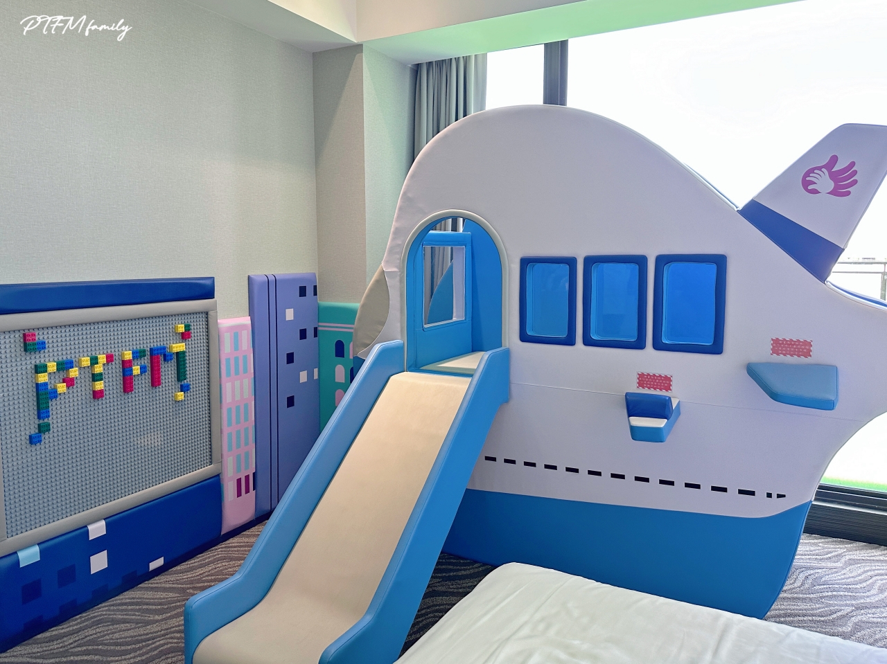 ★嘉義親子住宿推薦★ 新悦花園酒店，暢玩旋轉木馬和遊戲室，雙人房一泊一食$3599起，6歲以下免費入住，鄰近市區方便又好玩的嘉義住宿  (開團中)