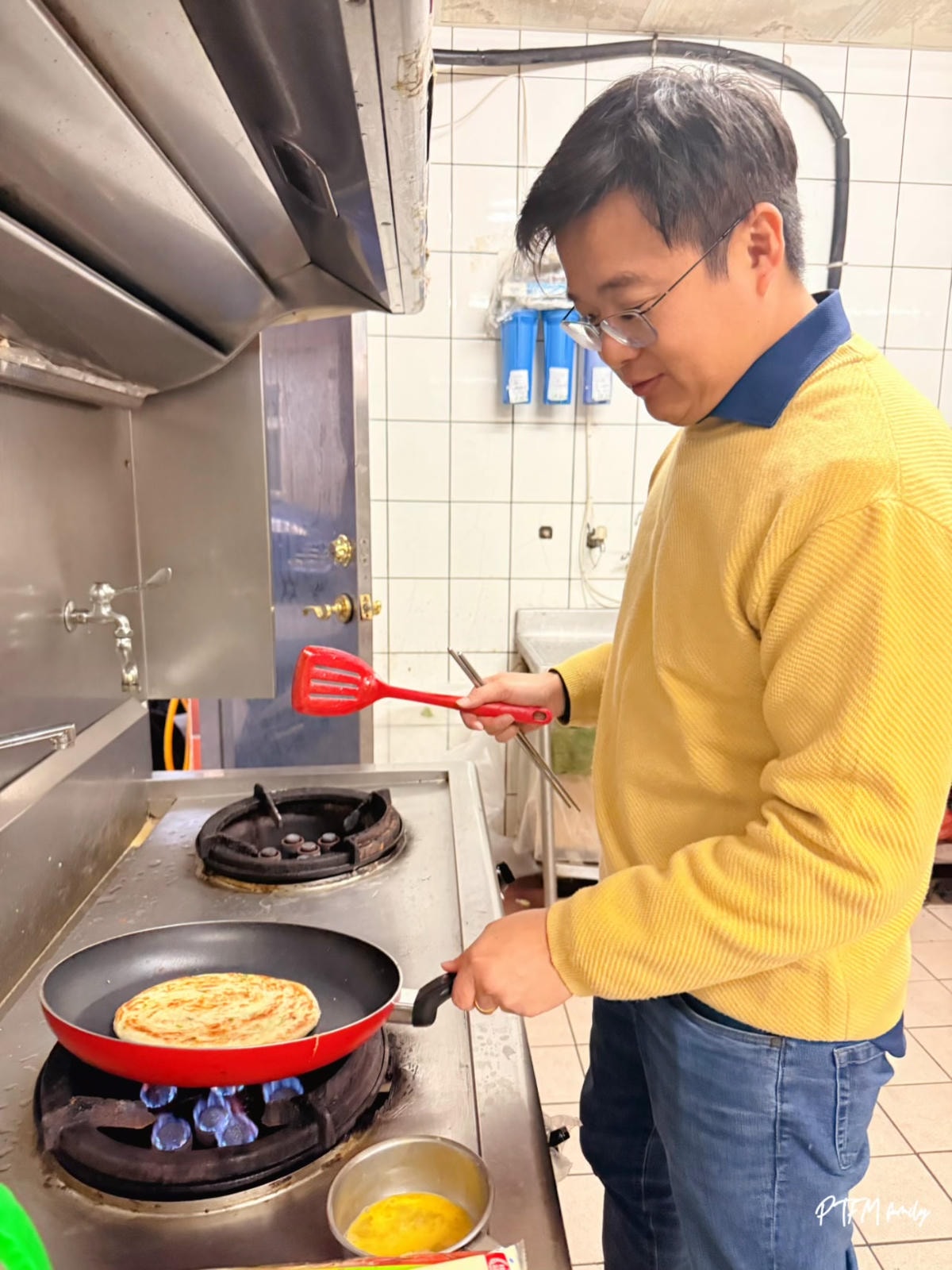 光頭呂蔥抓餅|純手工手擀皮的傳統好味道,工廠門市參觀和DIY抓餅過程 - 第25張圖 光頭呂蔥抓餅|純手工手擀皮的傳統好味道,工廠門市參觀和DIY抓餅過程
