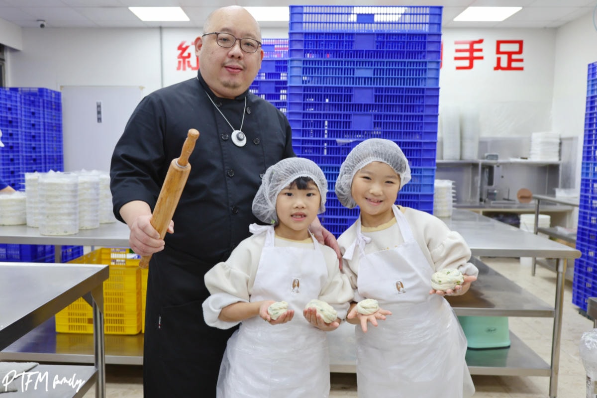 光頭呂蔥抓餅|純手工手擀皮的傳統好味道,工廠門市參觀和DIY抓餅過程 - 第11張圖 光頭呂蔥抓餅|純手工手擀皮的傳統好味道,工廠門市參觀和DIY抓餅過程