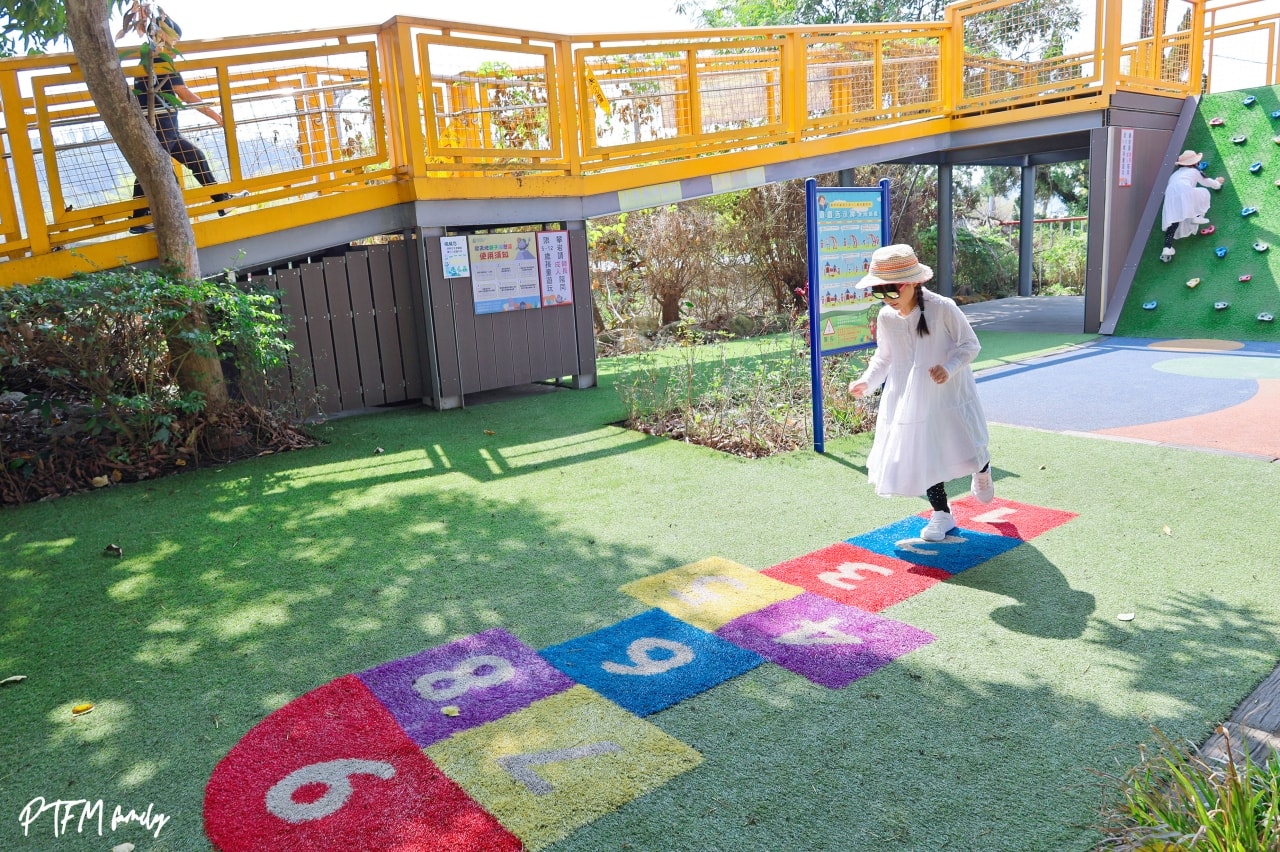 嘉義親子景點｜欣欣水泥森活園，銅板價門票只要$50可以全額折抵，挑戰當一日水泥工、玩DIY水泥多肉盆栽、聽免費導覽和玩互動遊樂設施