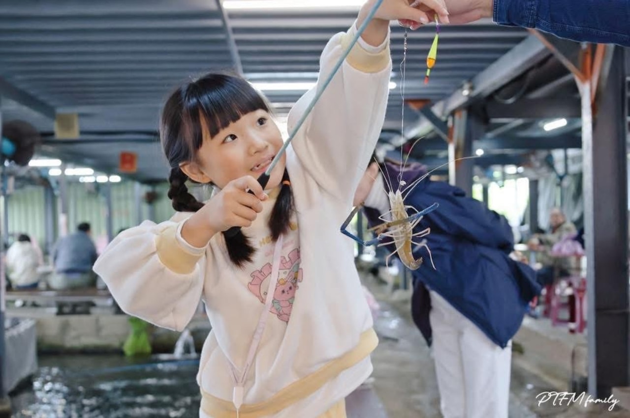 ★宜蘭親子景點★ 蘭陽蟹莊，超好釣的高人氣親子釣蝦場 google評價4.3顆星，晴雨天都適合的有吃有玩一日遊景點