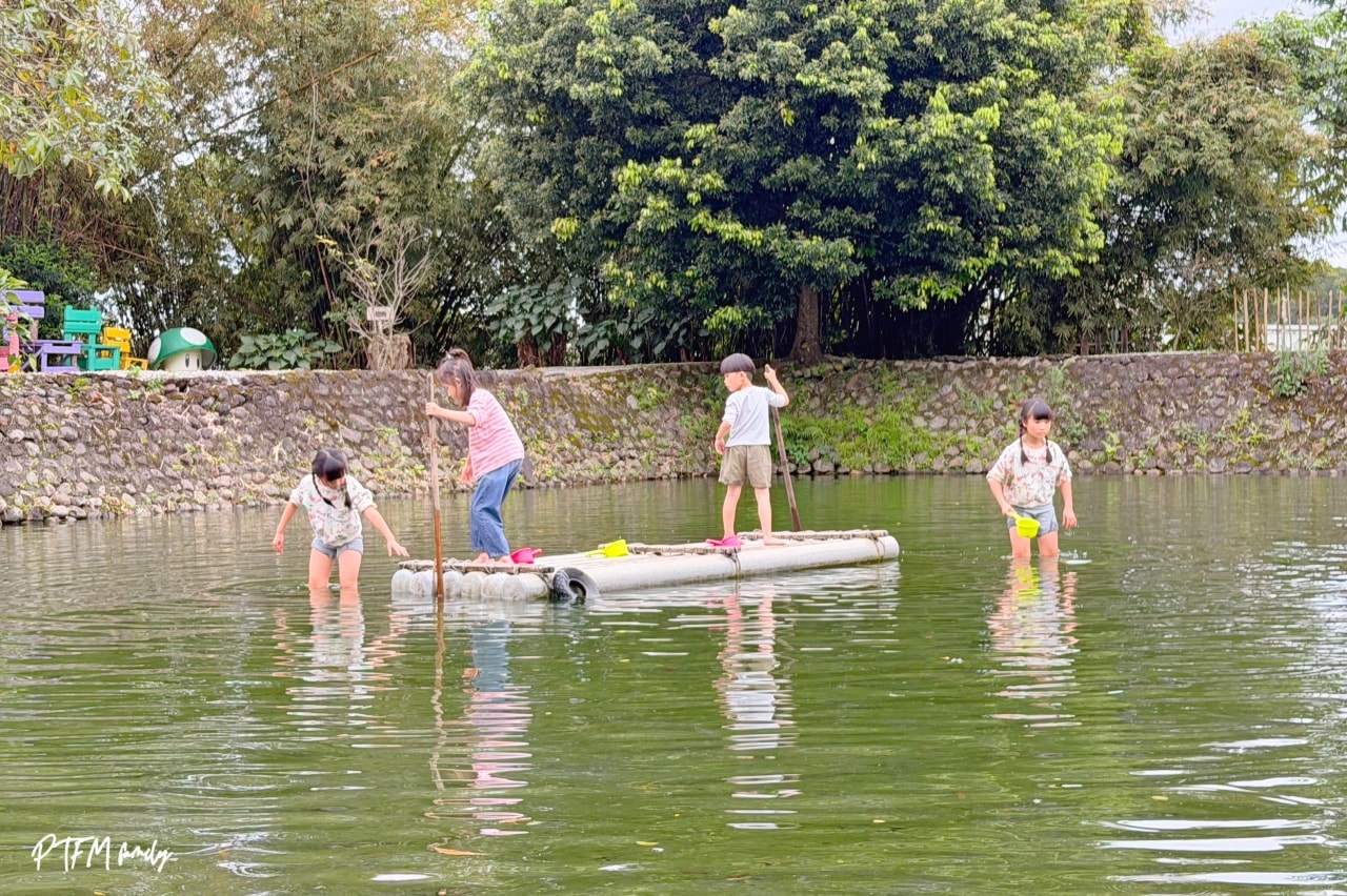 ★宜蘭親子景點★ 廣興農場鴨母寮豬哥窟,玩控窯、摸蜆兼洗褲、餵食動物,還有許多免費玩的復古童玩,很適合宜蘭一日遊安排 - 第17張圖 ★宜蘭親子景點★ 廣興農場鴨母寮豬哥窟,玩控窯、摸蜆兼洗褲、餵食動物,還有許多免費玩的復古童玩,很適合宜蘭一日遊安排