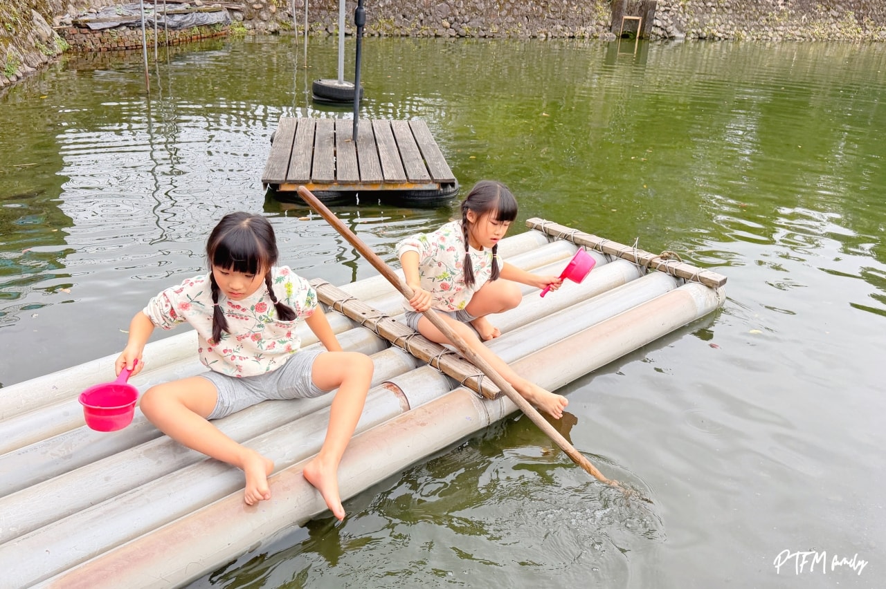 ★宜蘭親子景點★ 廣興農場鴨母寮豬哥窟,玩控窯、摸蜆兼洗褲、餵食動物,還有許多免費玩的復古童玩,很適合宜蘭一日遊安排 - 第18張圖 ★宜蘭親子景點★ 廣興農場鴨母寮豬哥窟,玩控窯、摸蜆兼洗褲、餵食動物,還有許多免費玩的復古童玩,很適合宜蘭一日遊安排