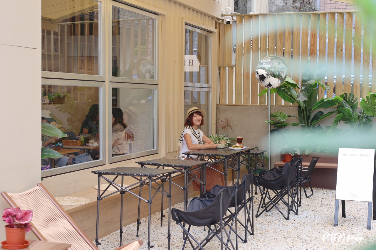 桃園咖啡廳推薦|益棧咖啡J CAFE,韓系奶油風和露營露營風,不限時桃園最新咖啡廳 - 第2張圖 桃園咖啡廳推薦|益棧咖啡J CAFE,韓系奶油風和露營露營風,不限時桃園最新咖啡廳