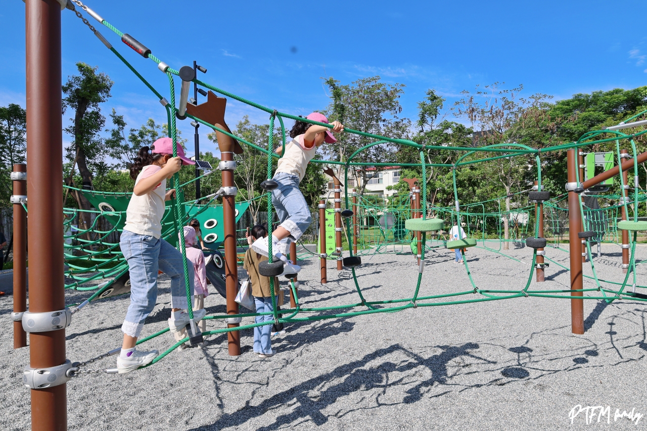 ★台中最新景點★ 東勢獨角仙生態公園,全台唯一的獨角仙公園,以獨角仙為主題打造2大主題遊戲空間設有戲水區,鄰近東勢客家文化園區和東豐自行車道 - 第37張圖 ★台中最新景點★ 東勢獨角仙生態公園,全台唯一的獨角仙公園,以獨角仙為主題打造2大主題遊戲空間設有戲水區,鄰近東勢客家文化園區和東豐自行車道