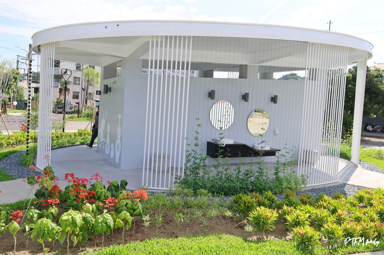 ★台中最新景點★ 東勢獨角仙生態公園，全台唯一的獨角仙公園，以獨角仙為主題打造2大主題遊戲空間設有戲水區，鄰近東勢客家文化園區和東豐自行車道