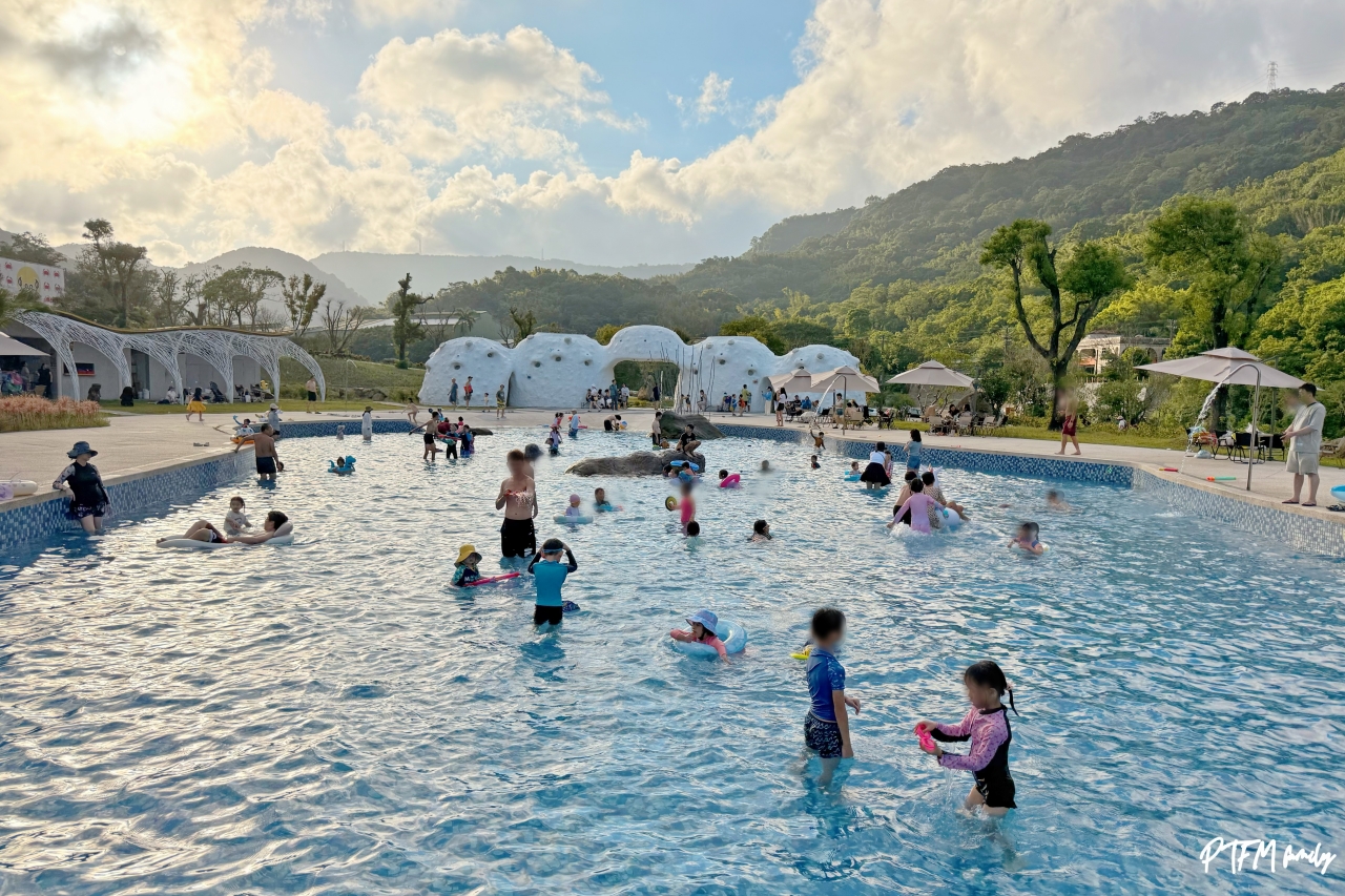 新北玩水景點｜亮山川Lands & Stream Resort Park，萬里一日遊玩水景點，有戲水池、烤肉、動物和生態藝術造景