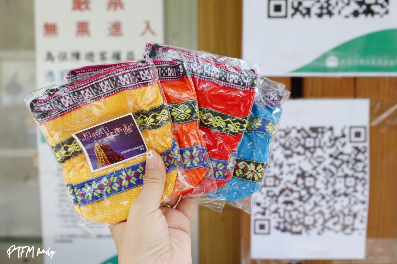 桃園親子景點｜宇內溪戲水區，50元銅板價合法開放的溪流玩水點還有野溪溫泉可以泡(有救生員和盥洗室)，桃園玩水一日遊推薦